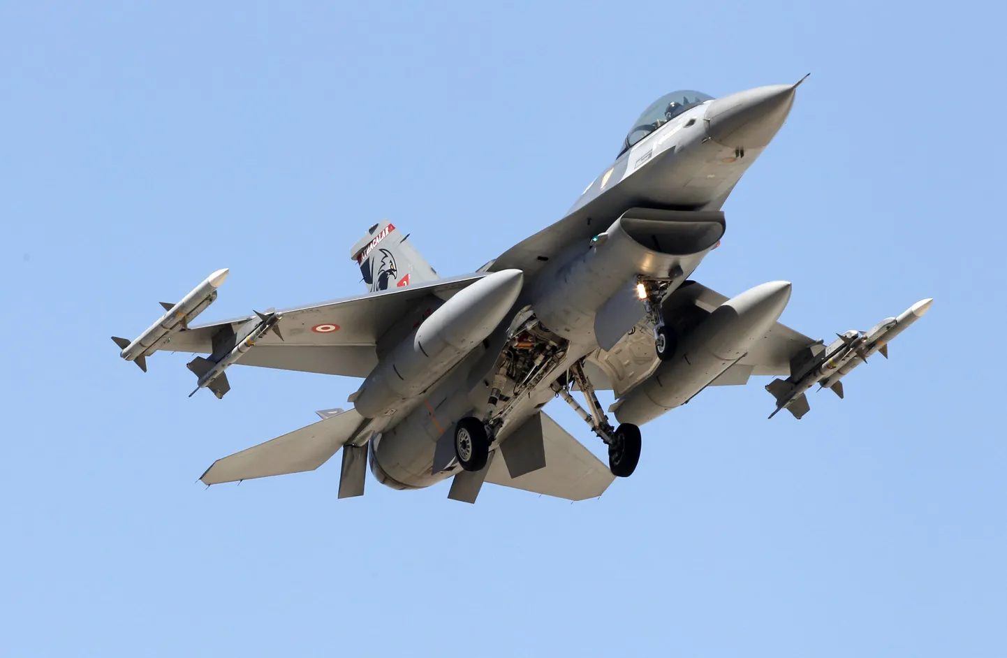 F-16, иллюстративное фото