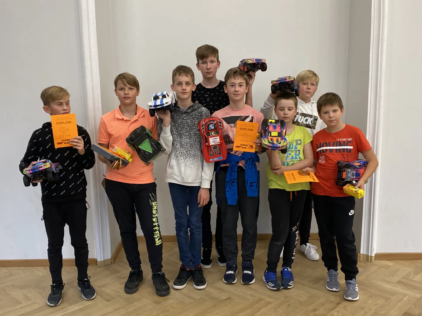 Fotol paremalt: Ronald Viimsalu, Lauri Punapart, Kert Rohtjärv, Roonald Rikberg, Andreas Avlio, Oliver Köhler, Ken- Kristjan Kelder, Robi Pilv