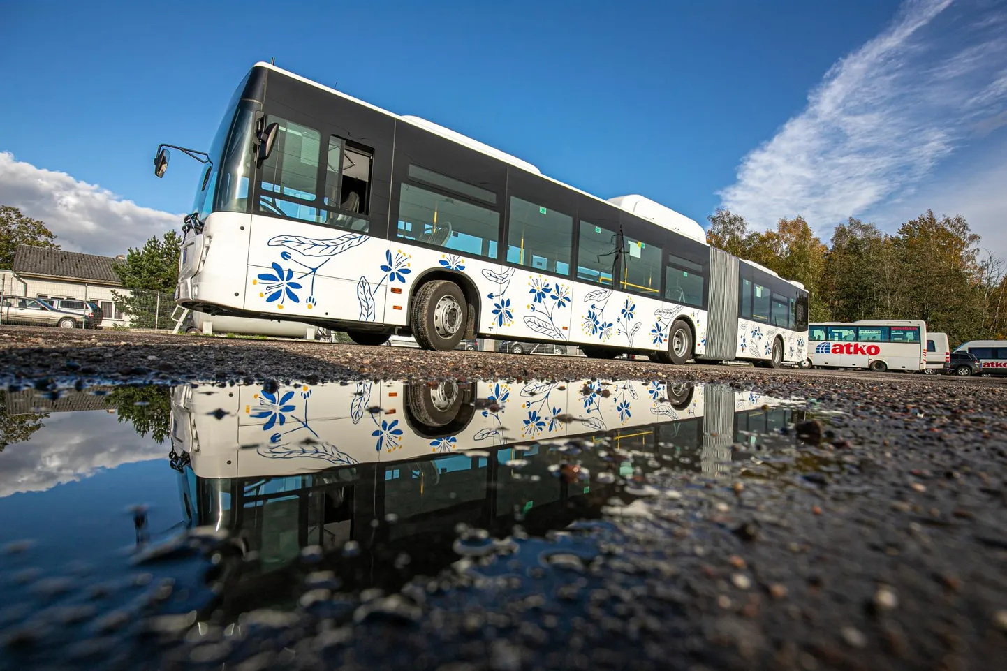 Bussiliini 40 teenindab AS Atko Grupp, nende arvamus juhtunu kohta jäi lehetoimetusele teadmata.
