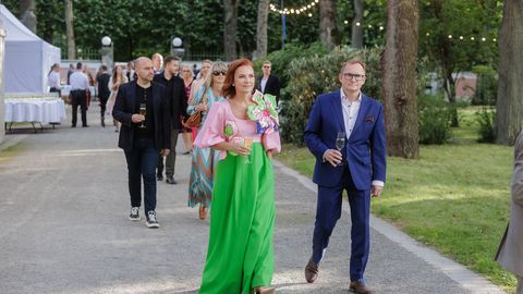 VIDEO ⟩ «Pole kahtlustki, trikke on sealt tulemas palju ja häid.» Keit-Pentus Rosimannus jagab poja sünnipäeva puhul armsaid jäädvustusi