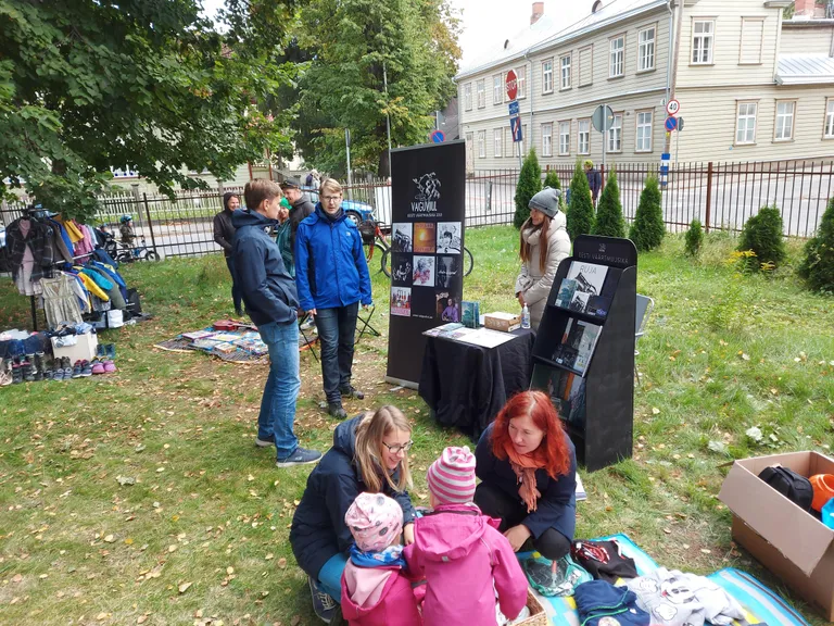Võimalus oli osta Vaiguviiuli plaate ja muid muusikakandjaid.