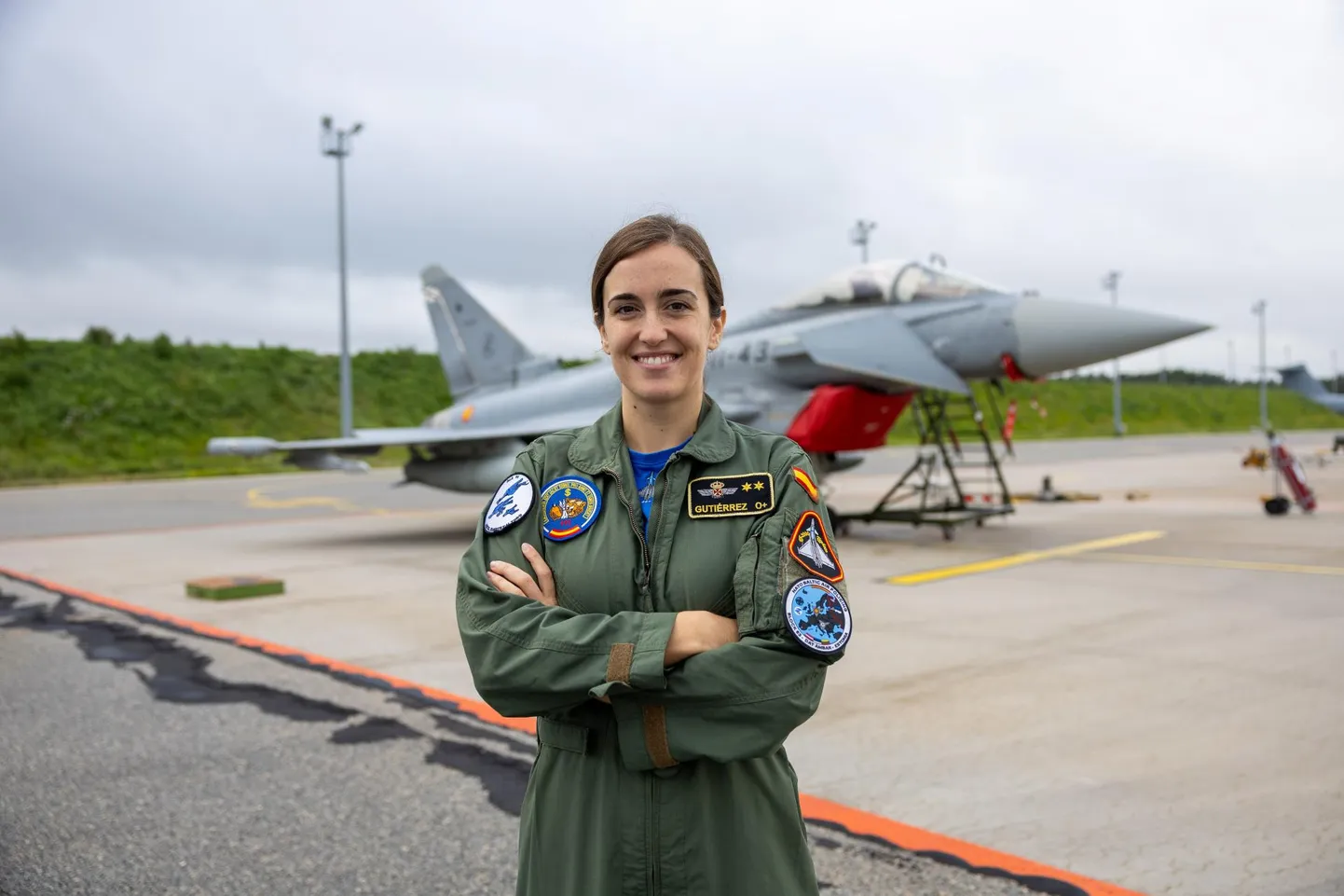 Leitnant Elena Gutiérrez Vidali lennumissioonid pikenevad, kui kohal on ka A400 transpordilennuk, millelt saab hävitajaid õhust tankida.
