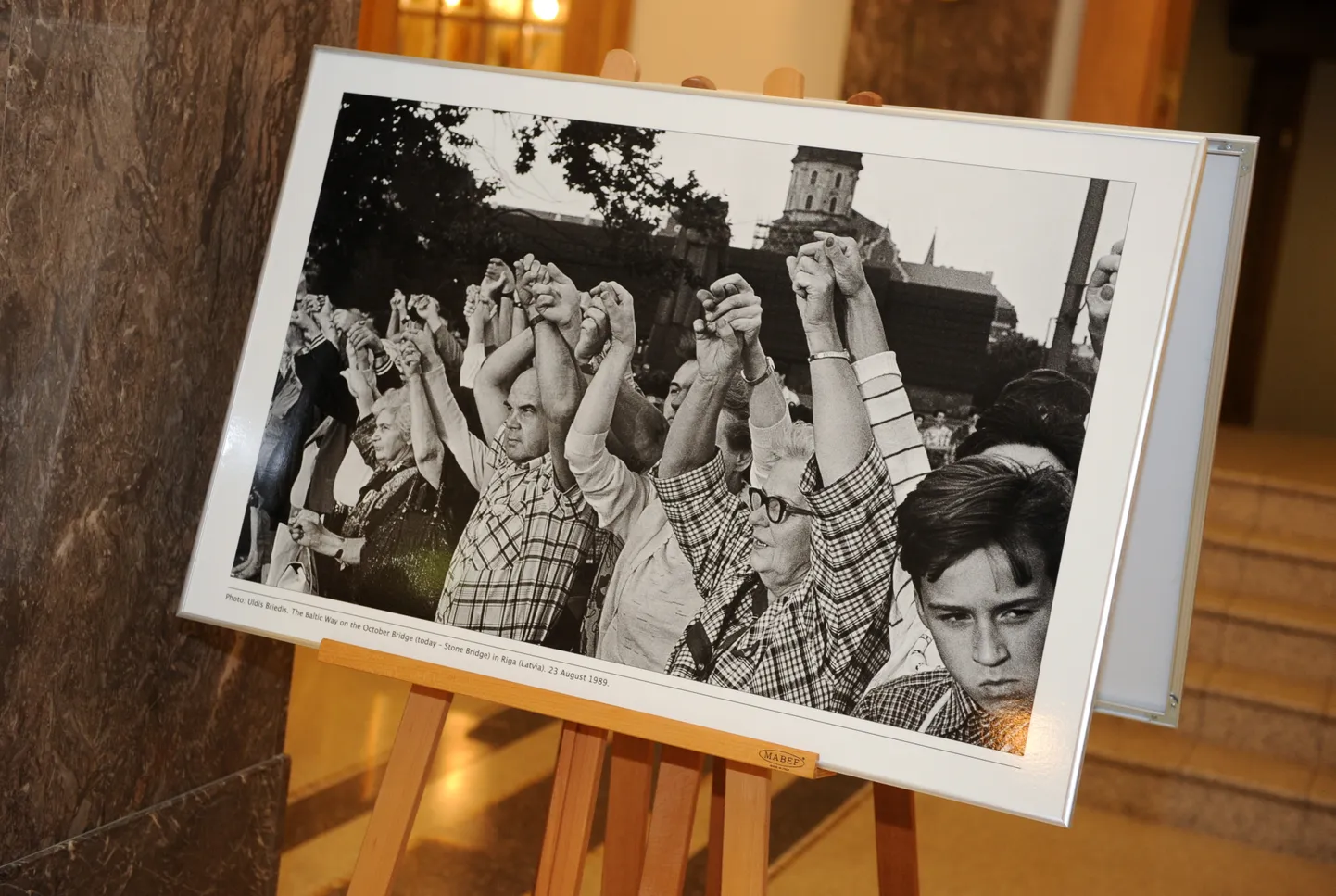 Akcijai "Baltijas ceļš" veltītas fotoizstādes atklāšana.