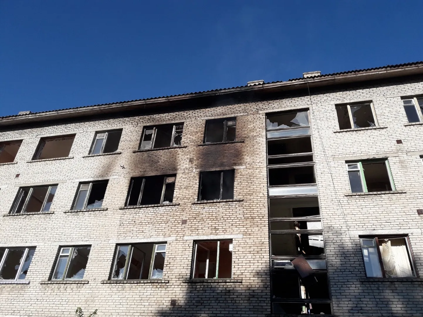 К 19.50 пожар был потушен.