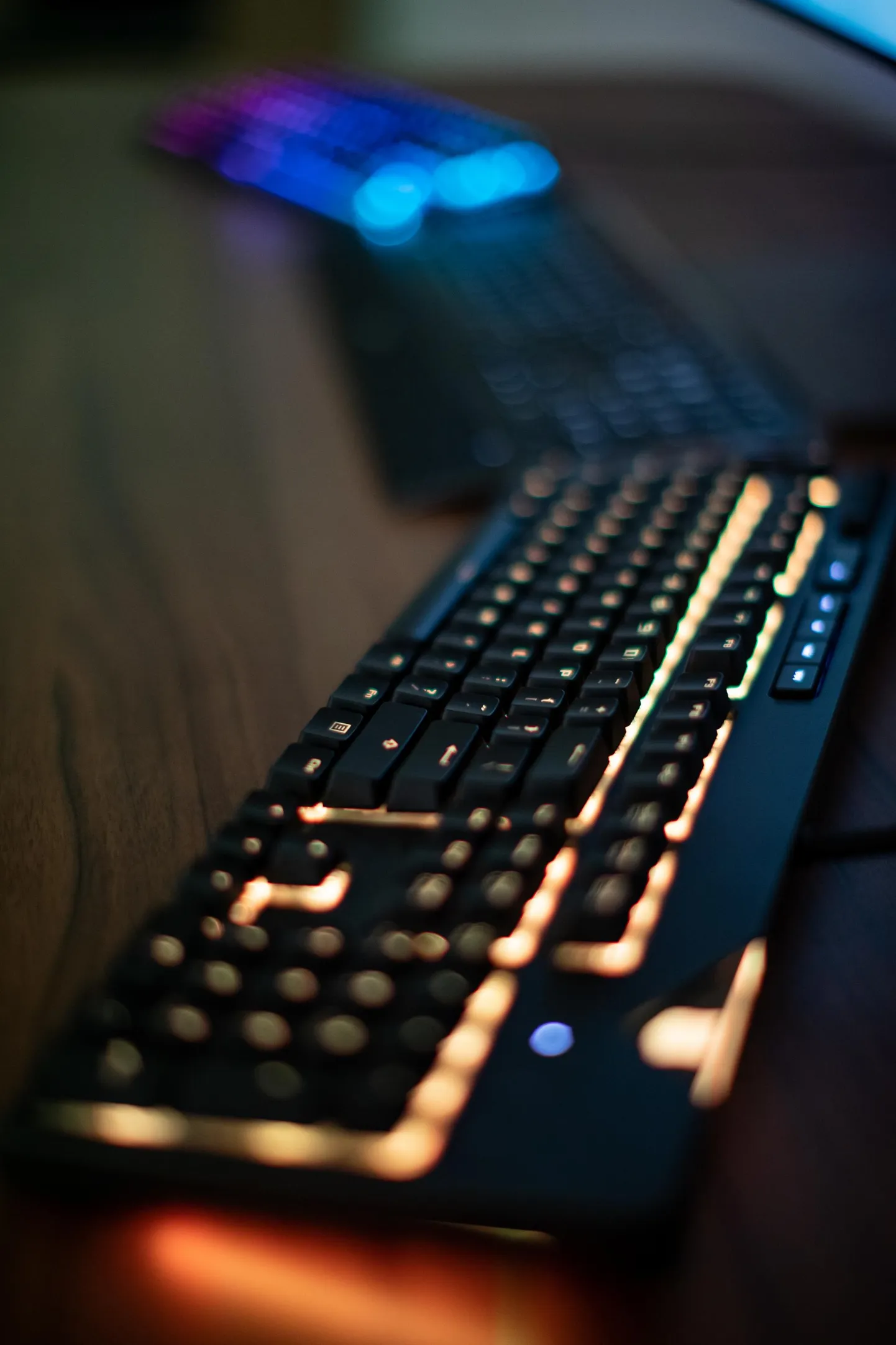 20.11.2018. Tallinn. Monitorid, hiired ja klaviatuurid. monitor-keyboard-mouse FOTO: EERO VABAMÄGI/EESTI MEEDIA