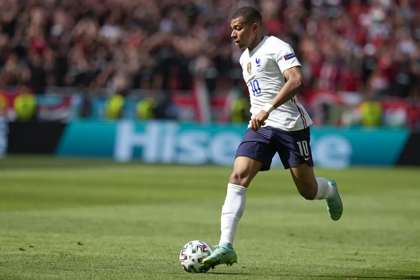Jalgpallimängus võivad asjad muutuda mõne hetkega - eriti kui pall sattub Kylian Mbappe kätte - mistõttu ongi live-panused kasulikud.