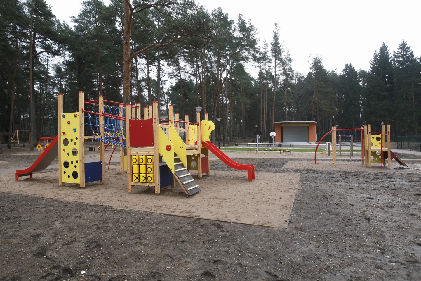 Elva Murumuna lasteaia mänguväljak.