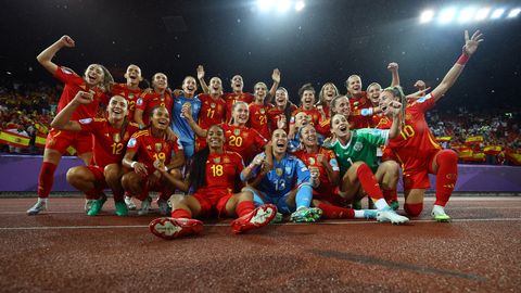 Spānijas futbolistes pirmo reizi vēsturē sasniedz EČ finālu