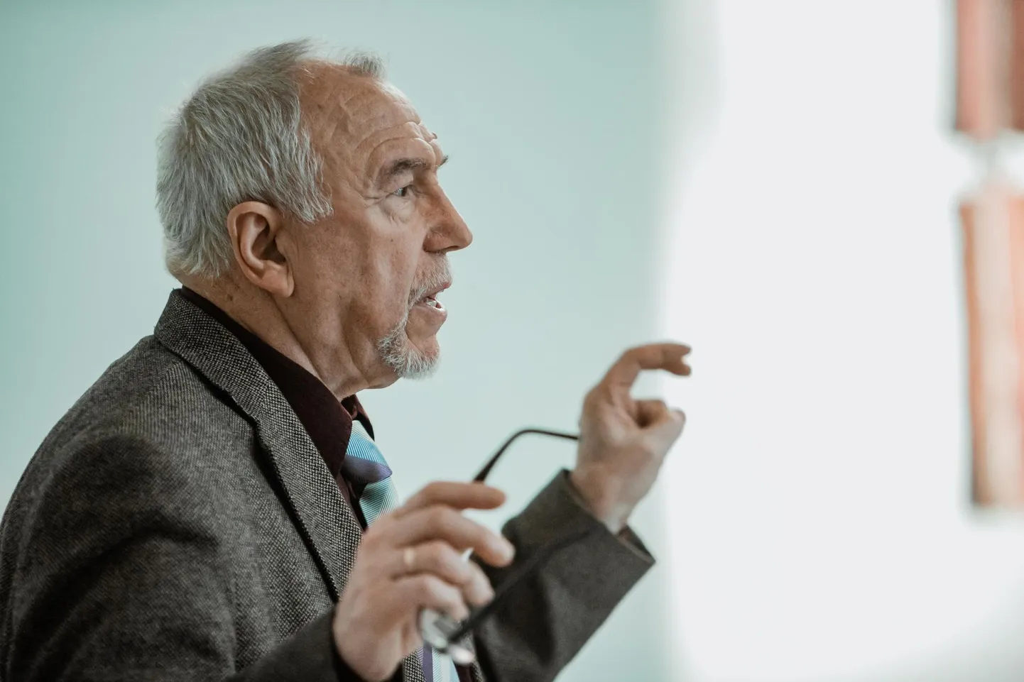 Rein Veidemann romaani "Piimaring" esitlusel.