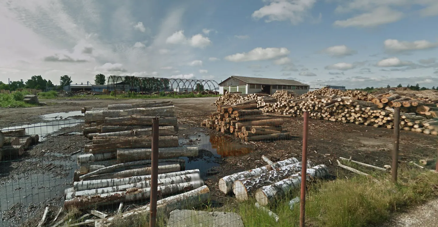 Sawmill of Sadala tootmishoone ja laoplats Põltsamaal. 