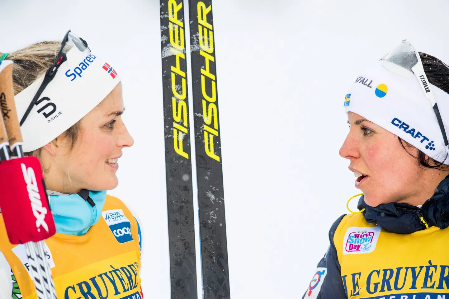 Therese Johaug (vasakul) ja Charlotte Kalla.