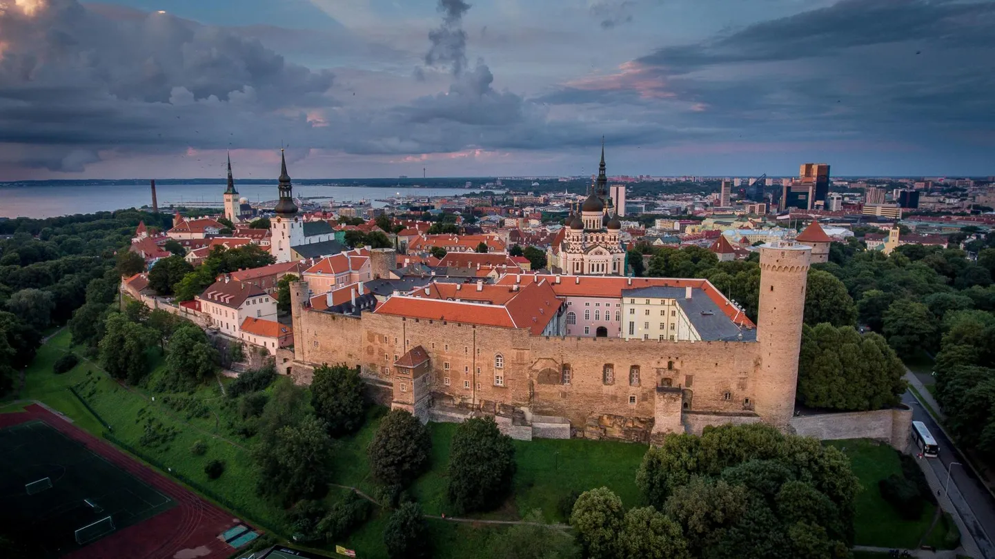 Olgugi, et üldiselt ollakse eluga Tallinnas rahul, on tallinlased välismaalaste arvates ebasõbalikud.