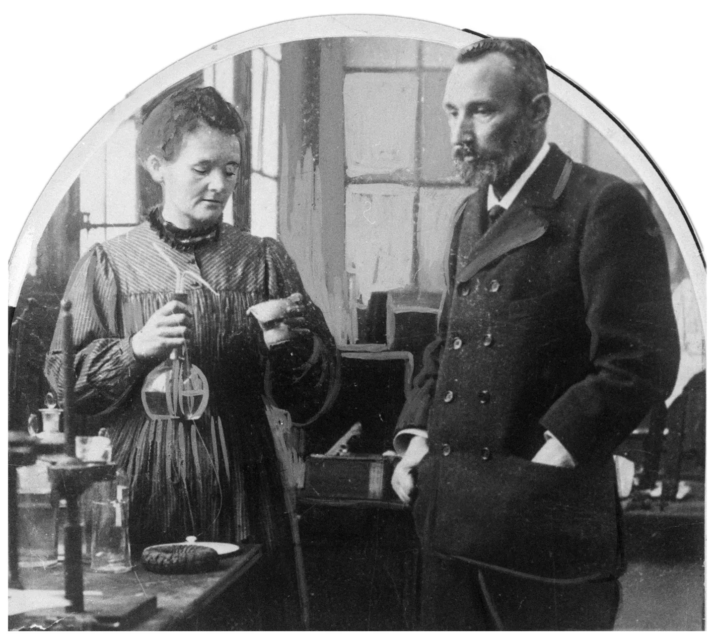 Marie Curie ja tema abikaasa Pierre.