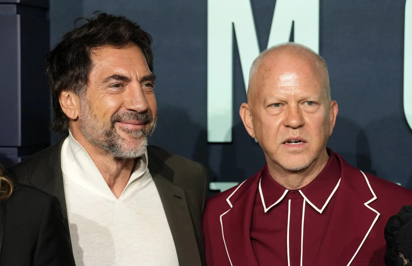 Javier Bardem, kes kehastab seriaalis «Monsters: The Lyle ja Erik Menendez Story» Eriku ja Lyle isa, ning seriaali looja Ryan Murphy.