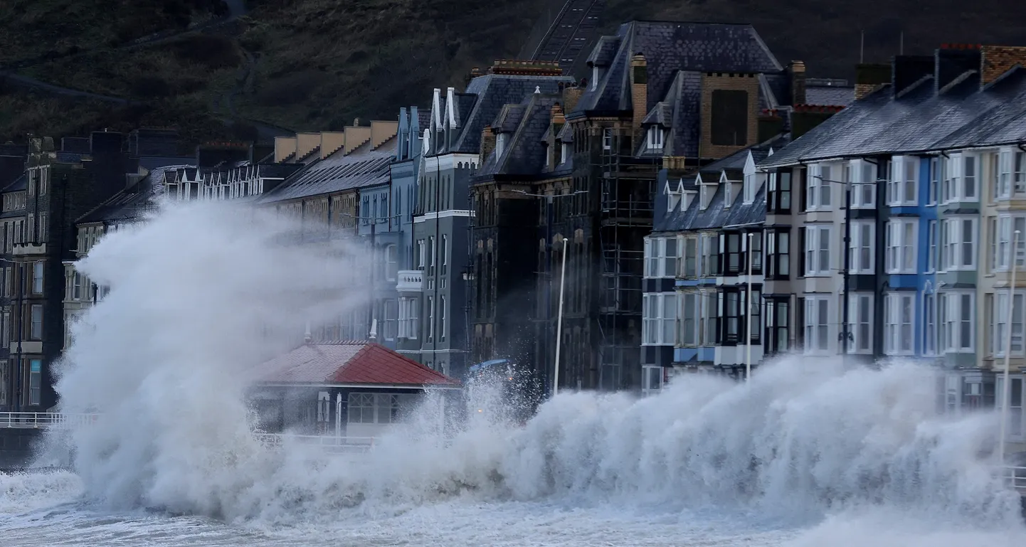 Talvetorm Eunice Suurbritannias Walesis Aberystwythis 18. veebruaril 2022