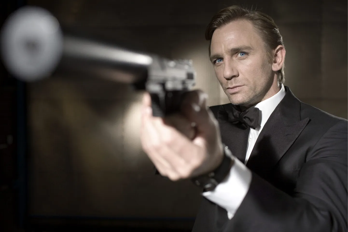 Daniel Craig alustas Bondi mängimist filmiga «Casino Royale» ning kehastas salaagenti kokku viies filmis. Pärast  «No Time to Die» väljatulekut mitu aastat tagasi pole uut Bondi kehastajat aga välja kuulutatud.
