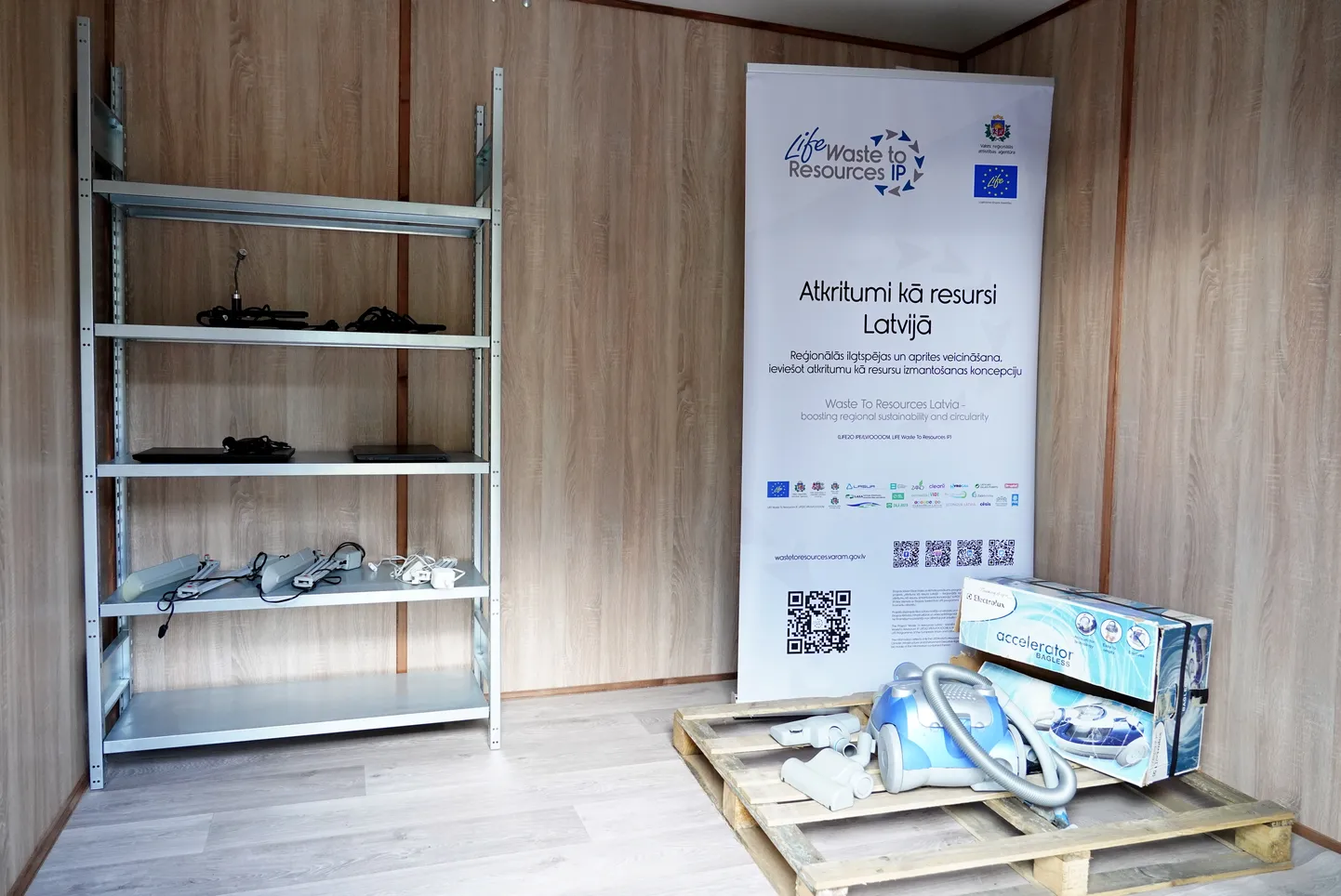 Atkritumu apsaimniekošanas uzņēmumu "CleanR" un "CleanR Verso" šķirošanas laukumā "Nomales" Stopiņu pagastā tiek atklāts Latvijā pirmo būvgružu, būvmateriālu un remonta lietu apmaiņas punkts.