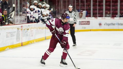 Latvijas U-18 hokejisti gūst astoņus vārtus un sasniedz PČ ceturtdaļfinālu