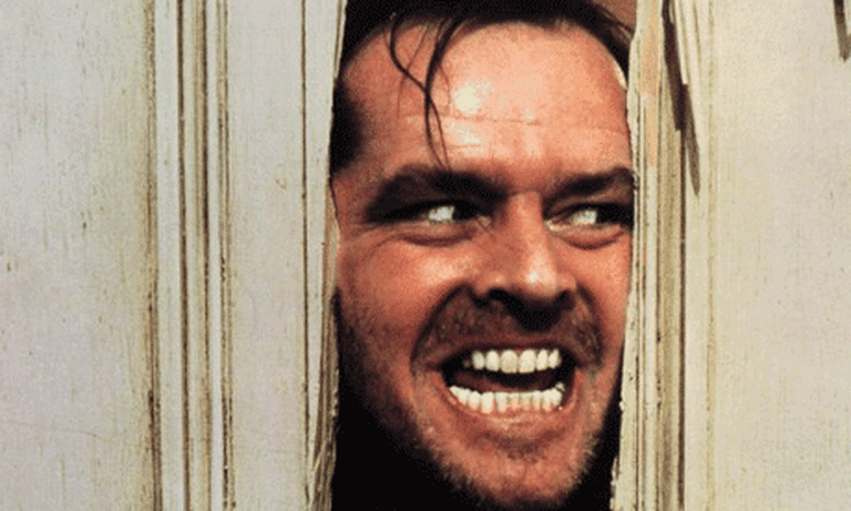 Ekrānuzņēmums no Stenlija Kubrika filmas Mirdzums (The Shining, 1980).
