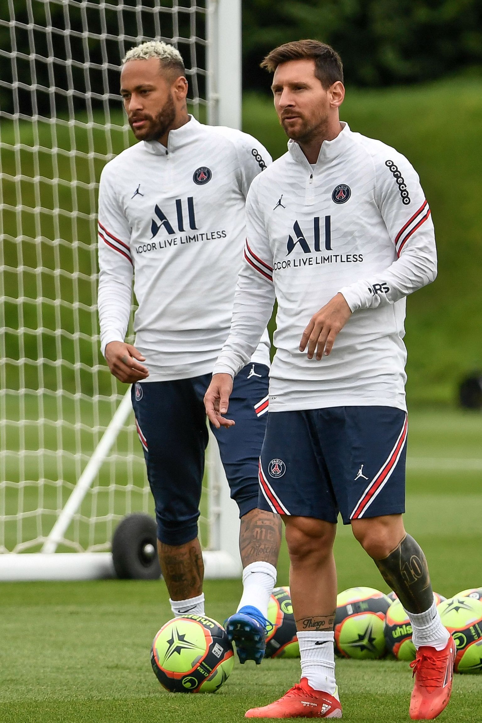 Lionel Messi (paremal) ja Neymar PSG treeningul.