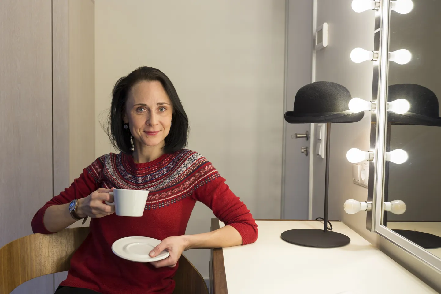 Kadri Lepp on sündinud ja kasvanud ning koolis ja ülikoolis käinud Tallinnas. Viljandis on ta elanud üle kümne aasta. Tema teine raamat on esimese mõtteline järg.