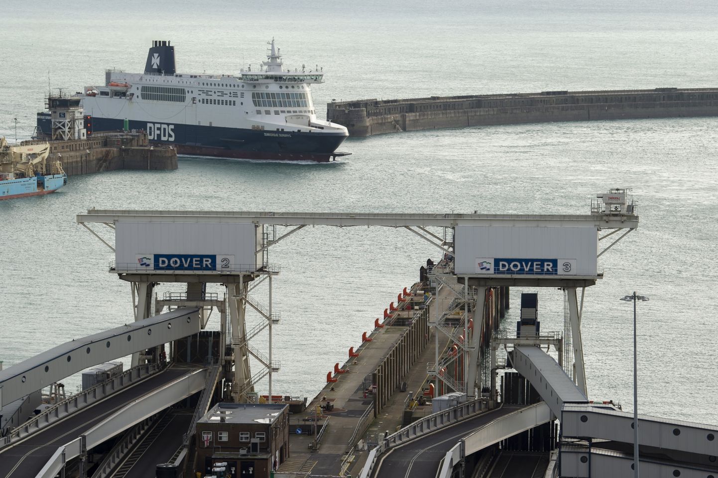 DFDS Inglise kanali parvlaev sisenemas Doveri sadamasse