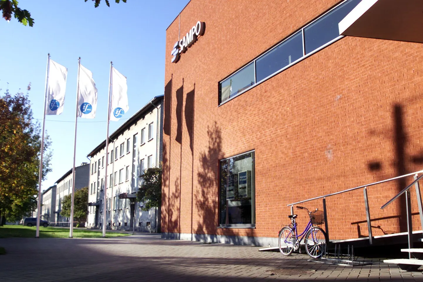 Töötukassa Pärnumaa osakond asub Pärnus Hommiku 1 hoones.