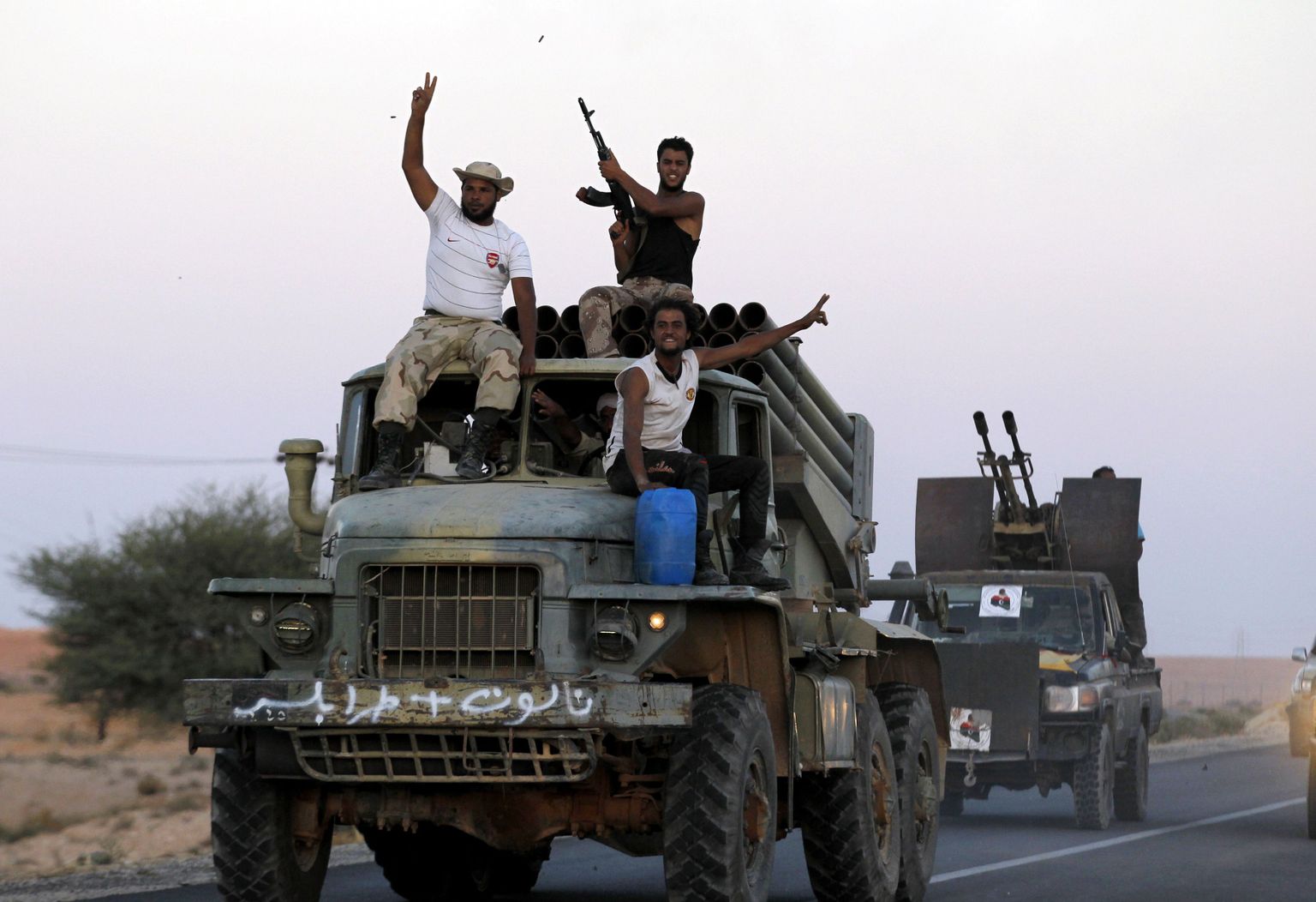 Gaddafi-vastased võitlejad eile Liibüas.