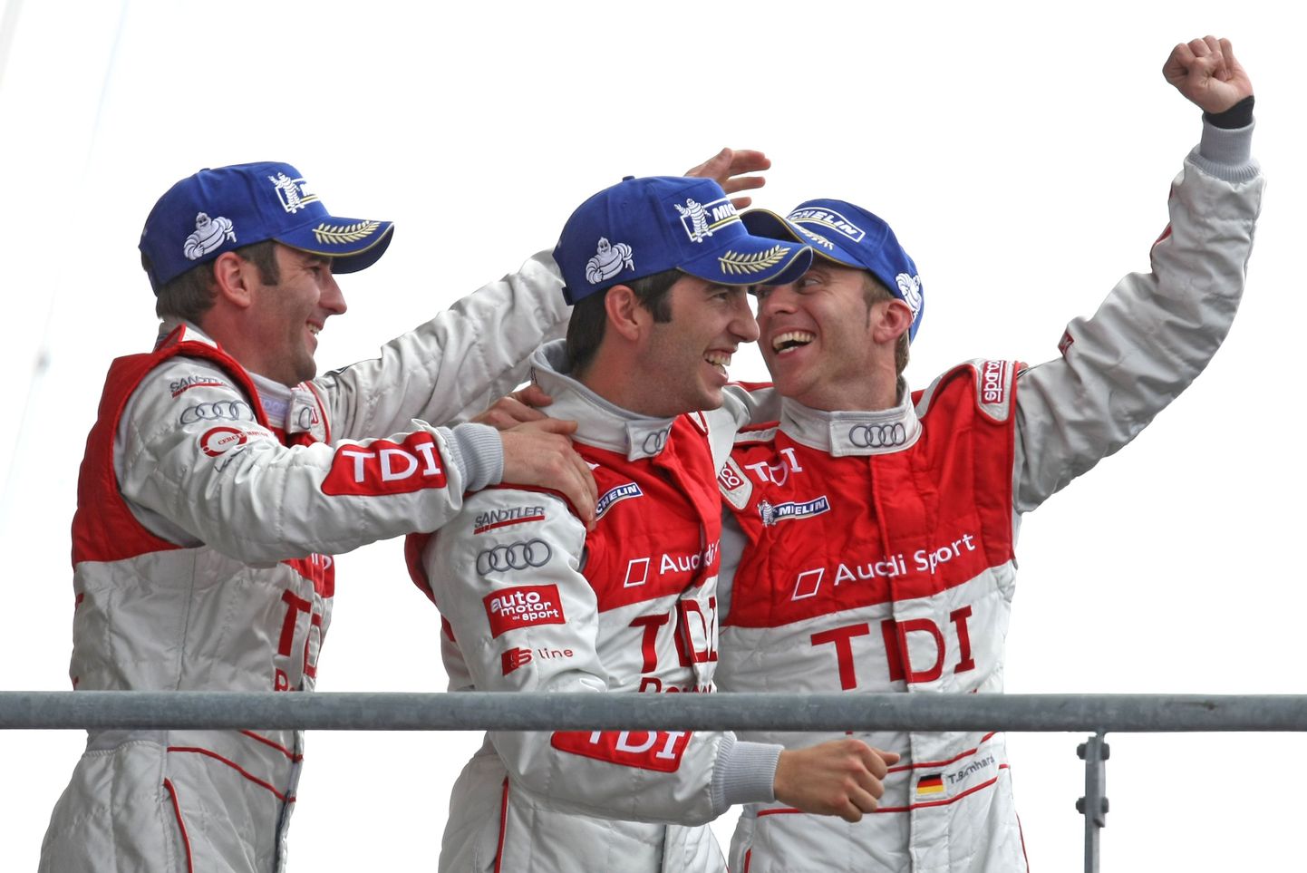 Prantslane Romain Dumas ning sakslased Mike Rockenfeller ja Timo Bernhard.
