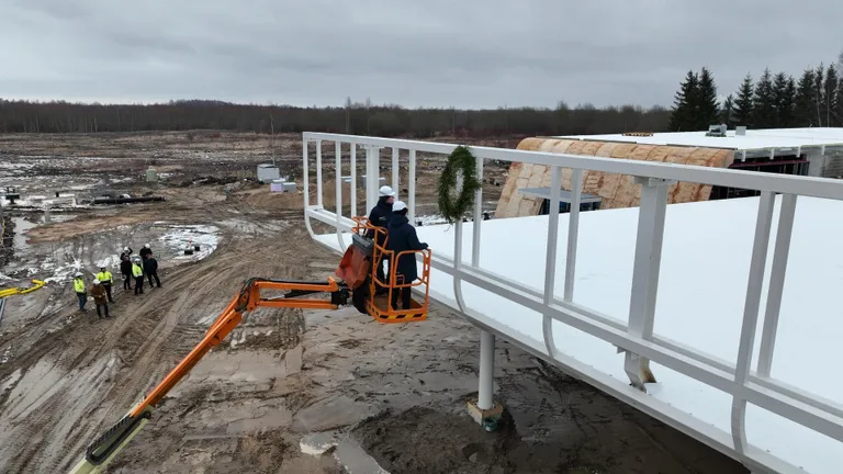 Tikupoiss 2 katuselt toodi alla sarikapärg.