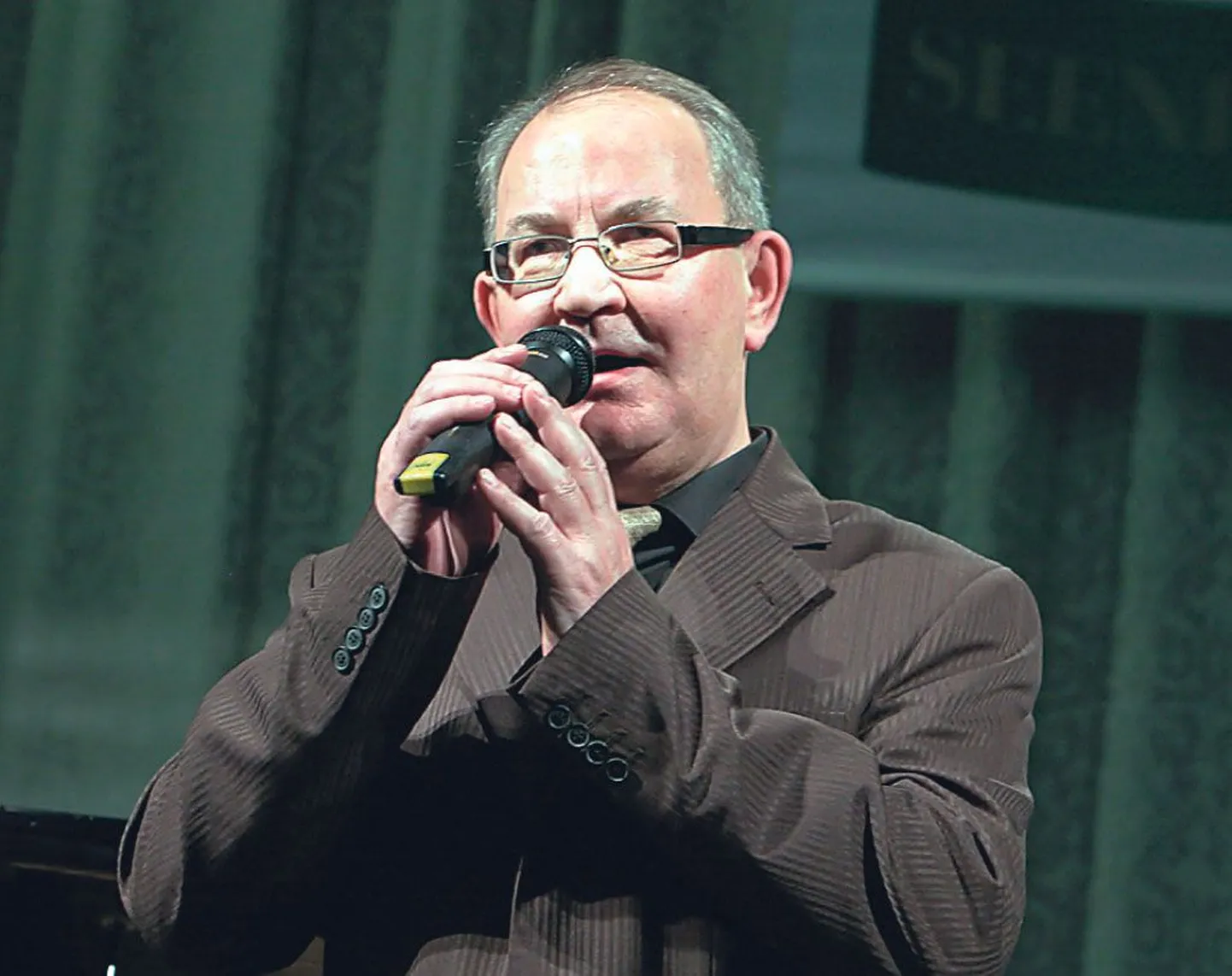 Nooremas vanuserühmas saavutas “Seeniorlaulu” võistulaulmisel esikoha Allan Laur.