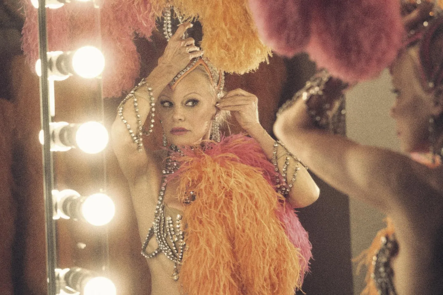Pamela Andersoni Shelly peab naiivselt end tantsukunstnikuks, kes on elus rohkelt ohvreid toonud.