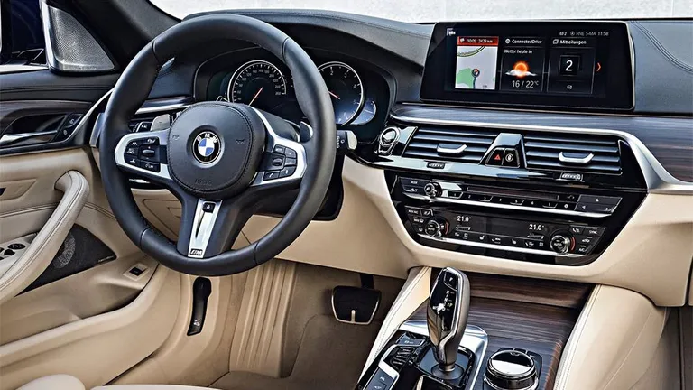 Новая "пятерка" BMW в кузове универсал.