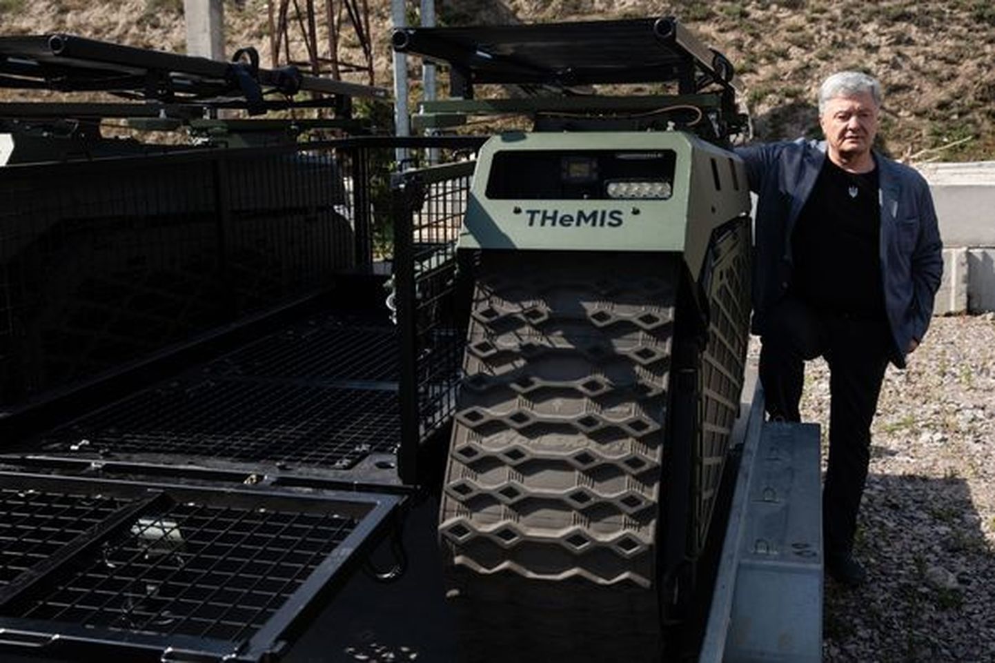 Ukraina endine president Petro Porošenko tellis oma hiljutisel Eesti-visiidil kaitsetööstusettevõttelt Milrem Robotics mehitamata roomiksõiduki THeMIS.