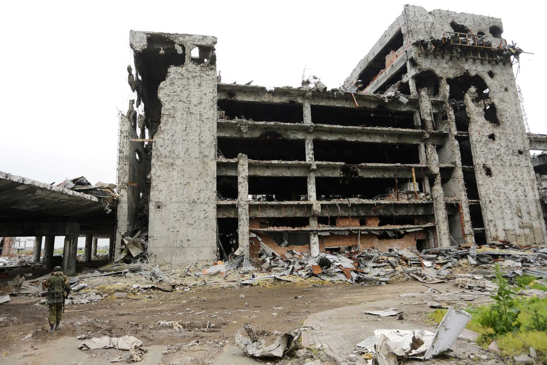 Konfliktis purustatud Donetski lennujaam.