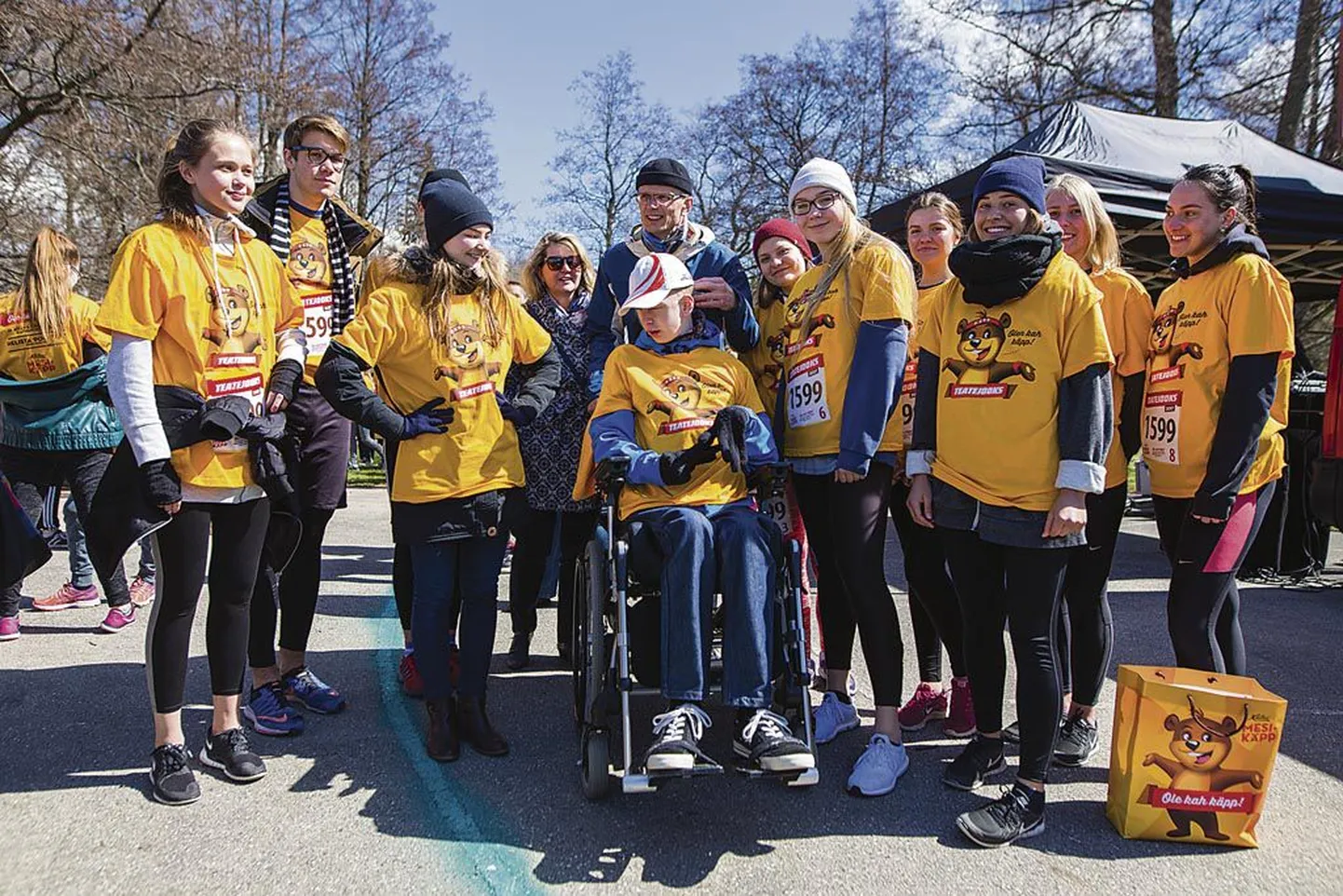 Matsi toetuseks jooksid tema klassikaaslasedki Sütevaka humanitaargümnaasiumi 11. klassist. Kokku oli jooksjaid üle 1000.