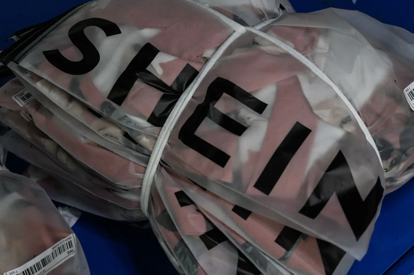 Sheini riietepakk.