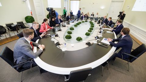 Ministrite suvi: kes puhkab, kes jätkab tööd?