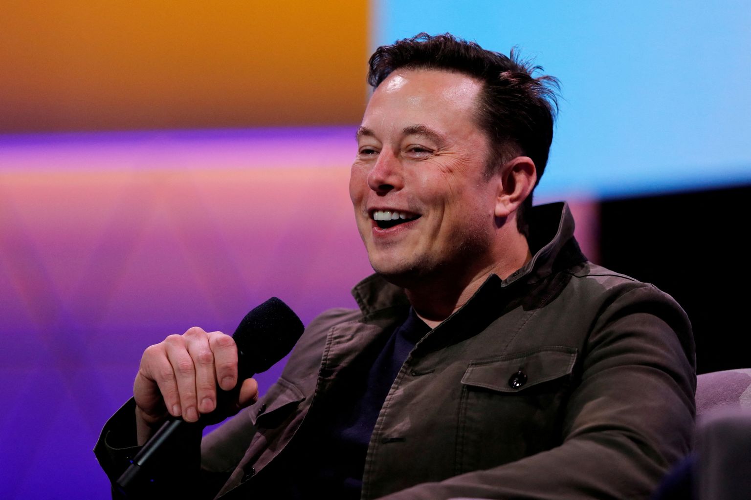 Kosmosefirma SpaceX omanik ja Tesla tegevjuht Elon Musk juunis 2019 arvutimängude messil Los Angeleses esinemas