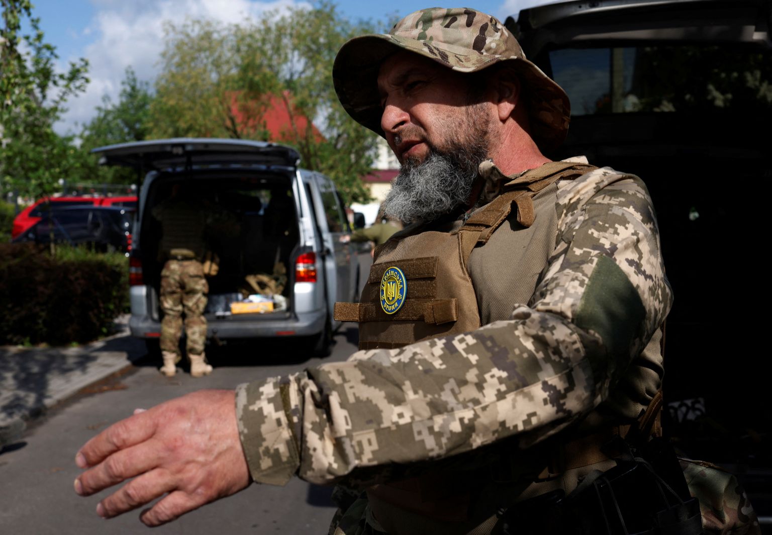 Krimmitatarlane Isa Akajev, kes juhib Ukraina armee koosseisus olevat krimmitatarlaste üksust, mis võitleb praeguses sõjas. Foto on tehtud 28. mail 2022