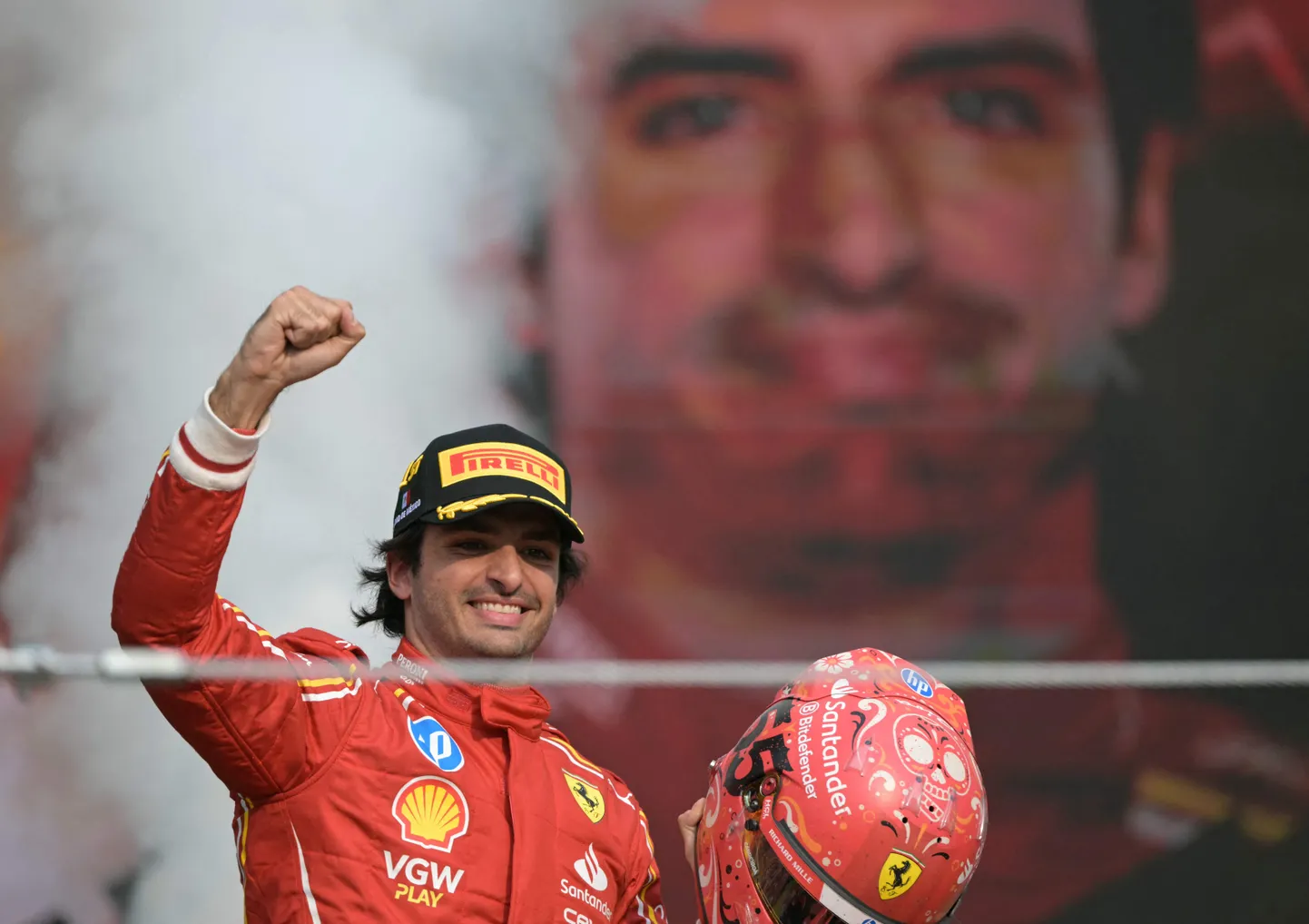 "Ferrari" pilots Karloss Sainss juniors