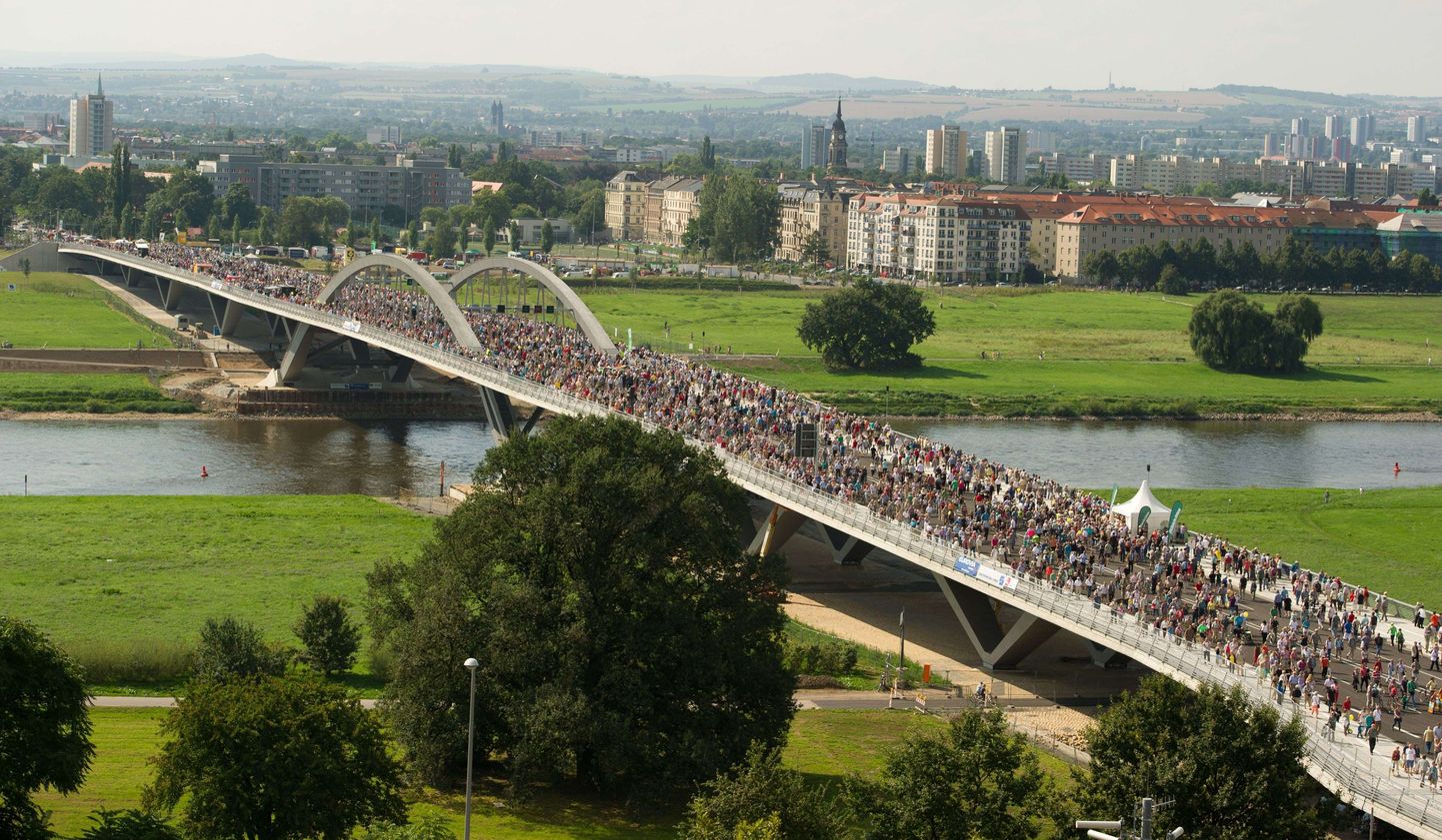 Мост через Эльбу в Дрездене, вызвавший столько споров.