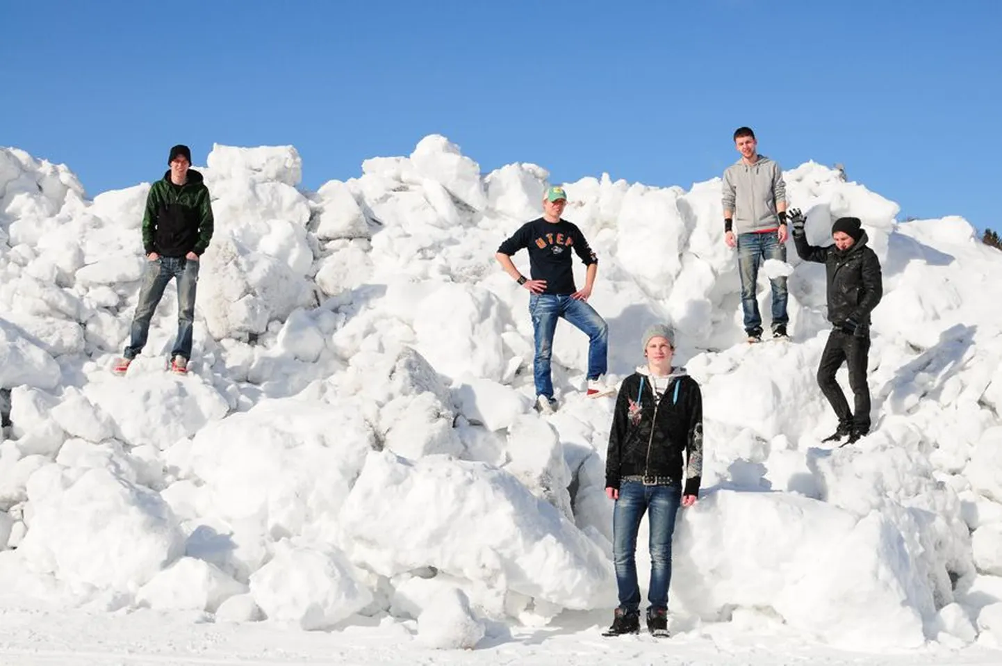 Emeraldi liikmed (vasakult) Ott Jõgiaas, Levo Jõgiaas, Henri Kilk, Kaido Kadaja ja Rauno Vaher on bändis koos öko-metal’it teinud juba 2008. aastast.
