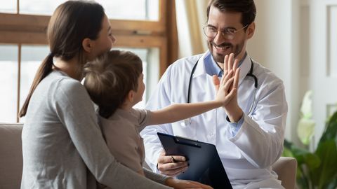Департамент здоровья начал вносить в списки детей без семейного врача