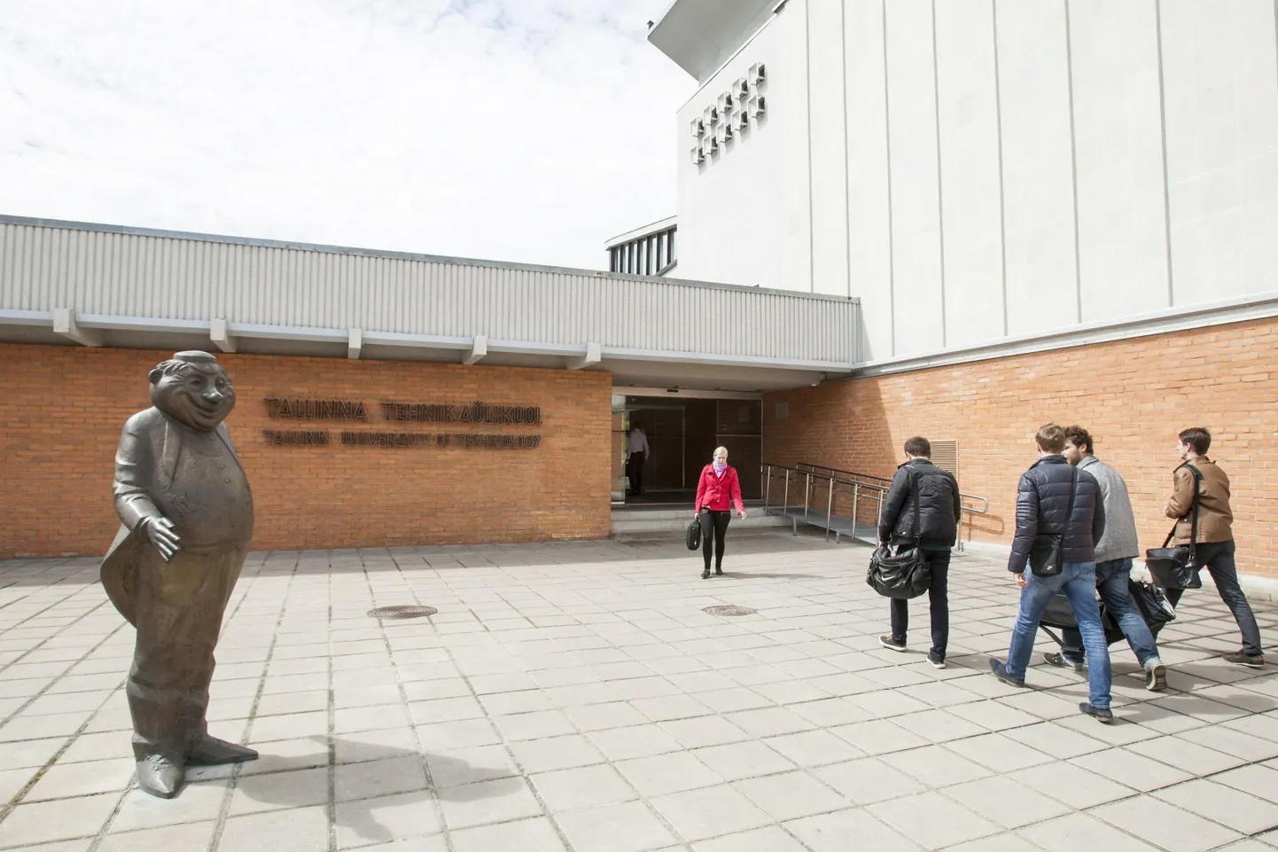 Tallinna Tehnikaülikooli peahoone.