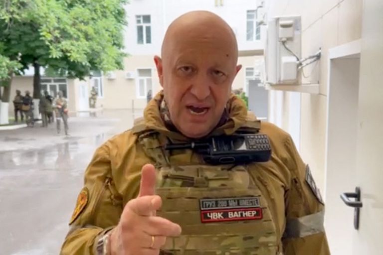 Пригожин сообщает о захвате штаба Южного военного округа в Ростове-на-Дону, 24 июня 2023 года.