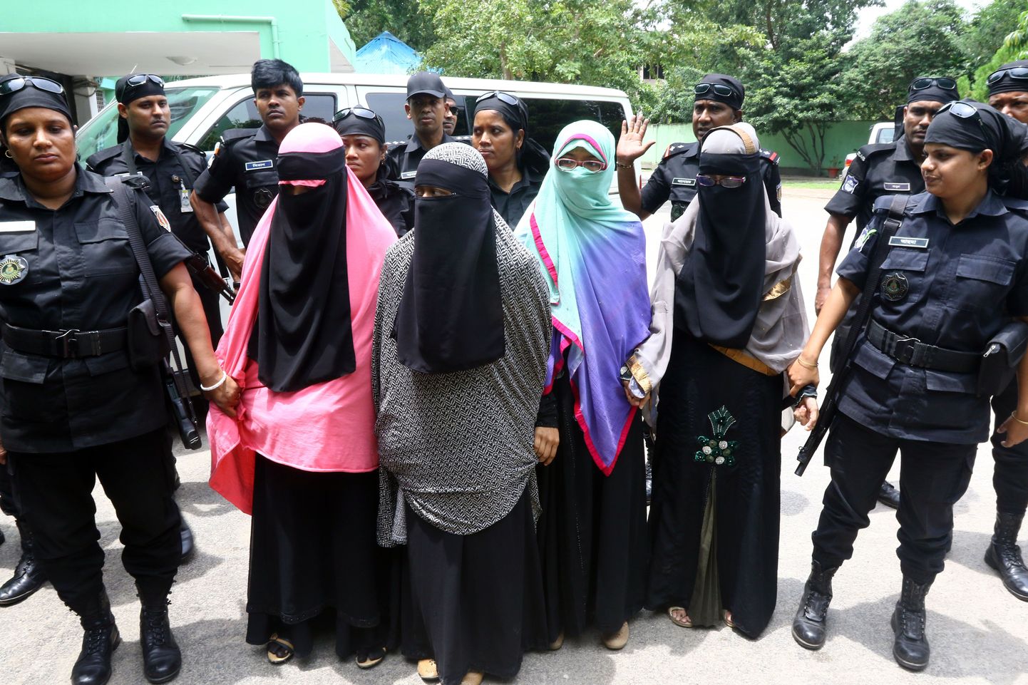 Bangladeshi eriüksus vahistas augustis teiste seas neli islamiäärmuslaste rühmitusse Jamatul Mujahideen Bangladesh (JMB) kuuluvat naist.