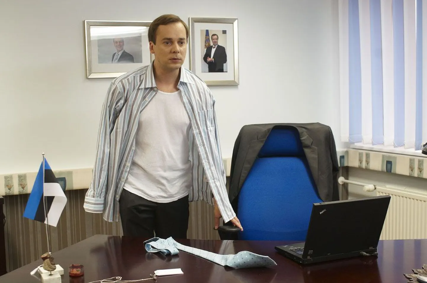 Poliitbroilerist ministrit kehastab sarjas Eesti Draamateatri näitleja Taavi Teplenkov.