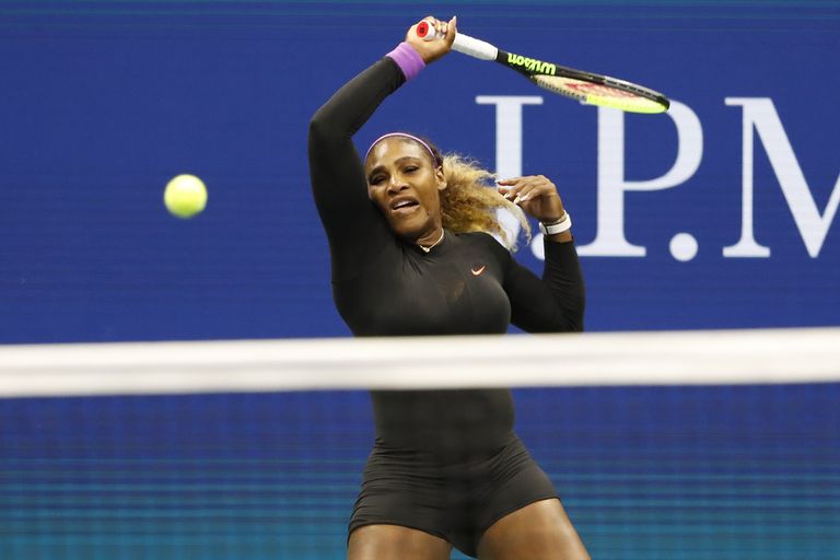 Serena Williams jätkab USA lahtistel võimsalt.