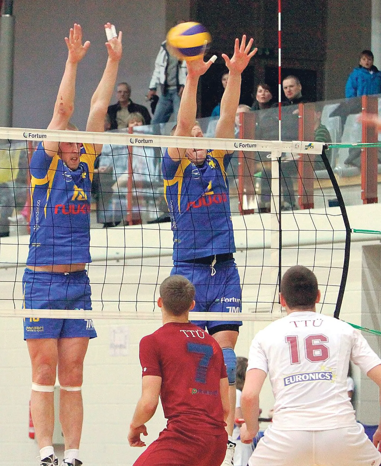 Pärnu meestele jäävad lõppenud hooaega meenutama pronksikarva medalid.